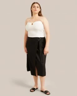 Hua Jia Yessy Linen Halter-Neck Top