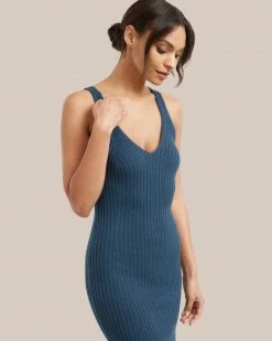 Hwa Fong Company Clothing Yuna V-Neck Ribbed Dress